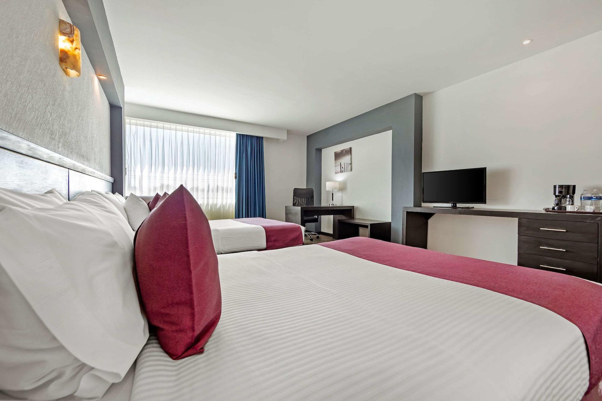 Comfort Inn Morelia Bagian luar foto