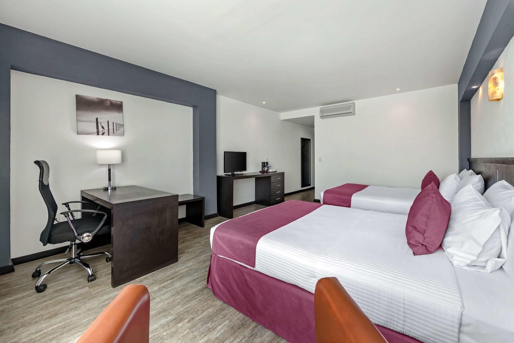 Comfort Inn Morelia Bagian luar foto