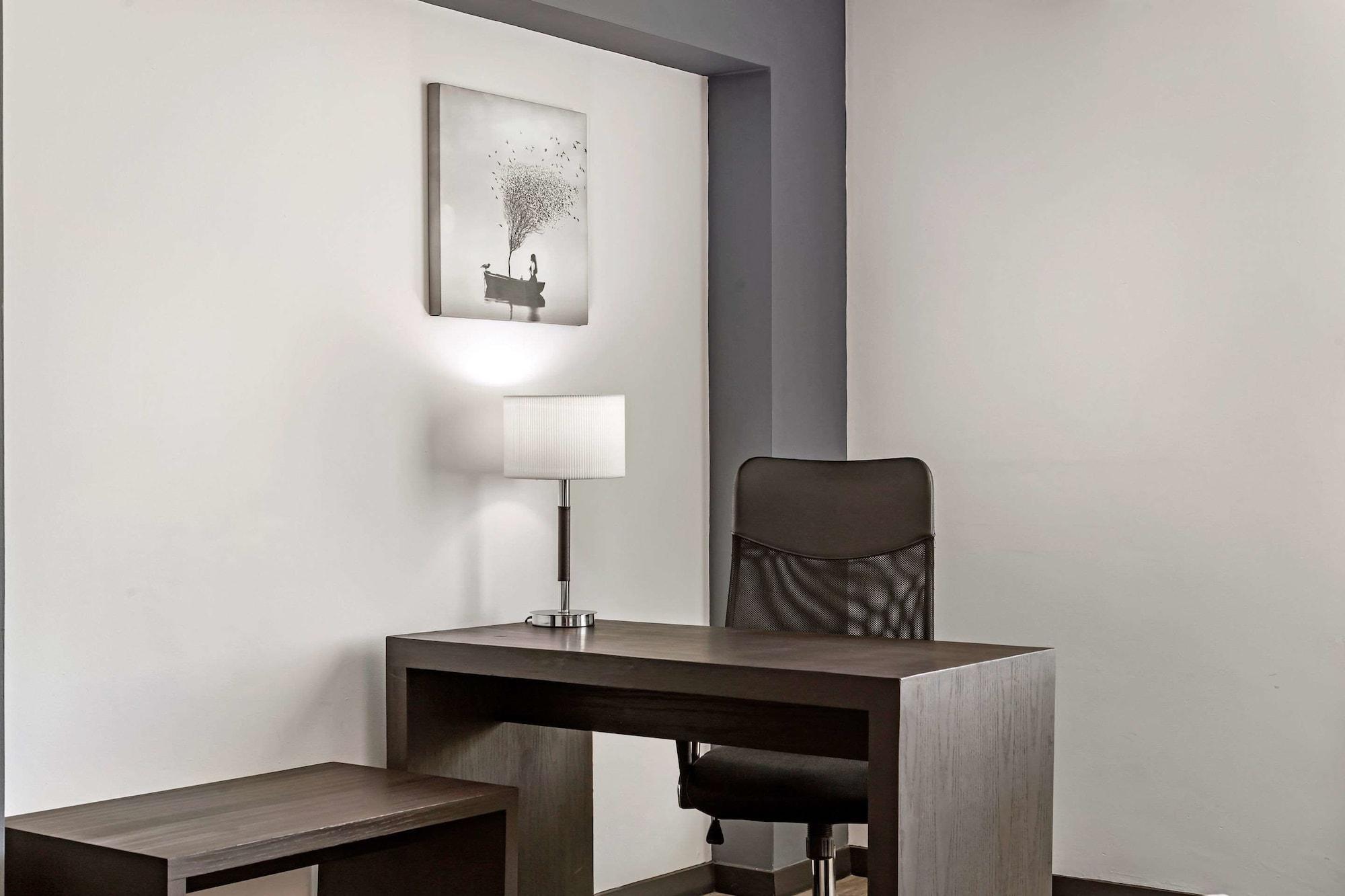 Comfort Inn Morelia Bagian luar foto