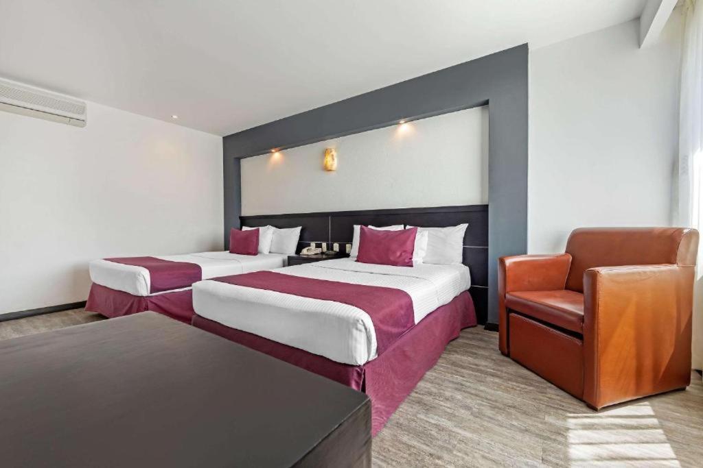Comfort Inn Morelia Bagian luar foto