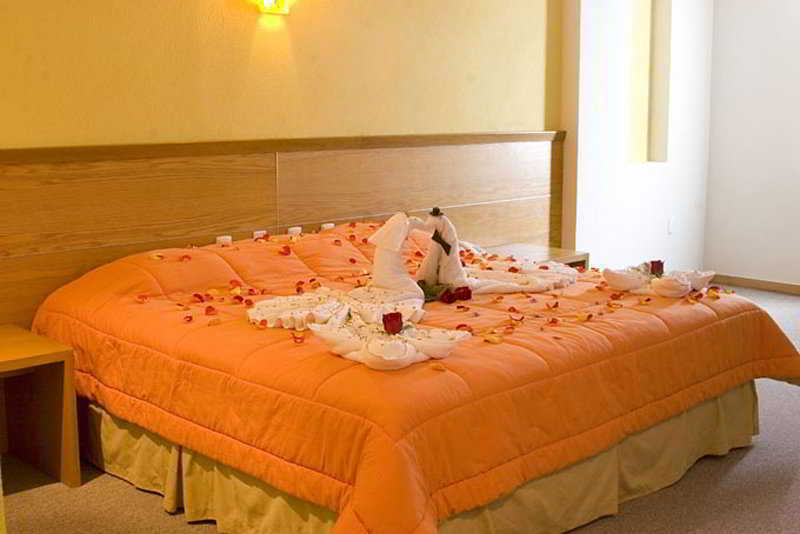 Comfort Inn Morelia Bagian luar foto