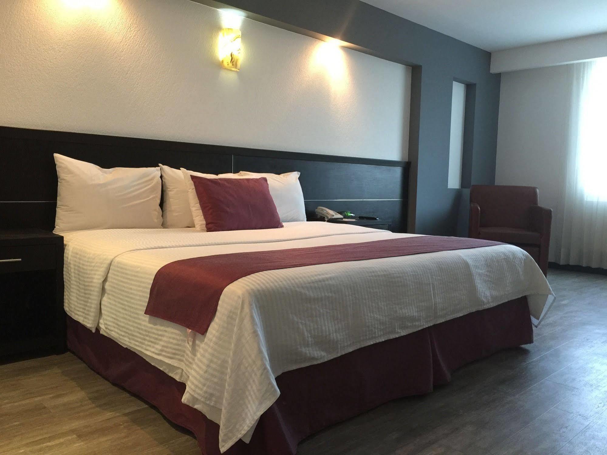 Comfort Inn Morelia Bagian luar foto
